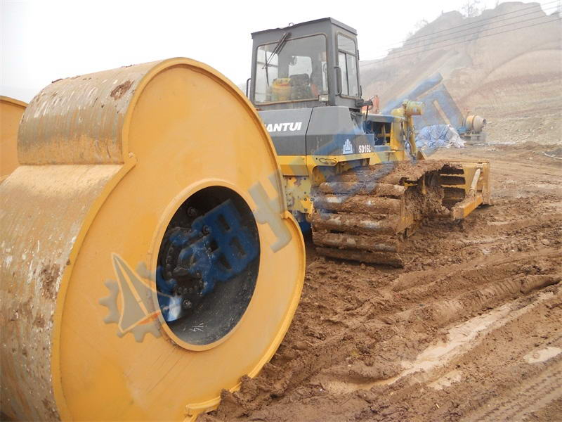 中航?jīng)_擊式壓路機駐四川成都辦事處