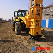 廣東省汕（頭）湛（江）高速公路惠州至清遠(yuǎn)段項(xiàng)目液壓夯實(shí)機(jī)施工